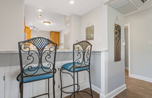 Mississippi City House | *Blue Palm Townhome* w/Gulf view/Walk to beach/seafood