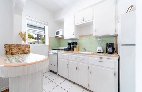 Coral Ridge Apartment | Blue Parrot 1 bedroom Apt ★5 min drive to the Ocean★Galleria Mall