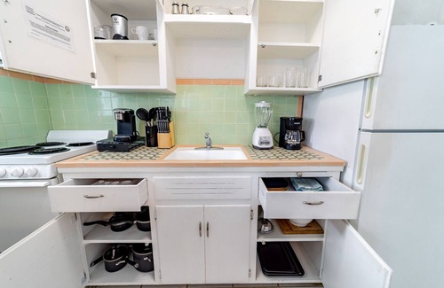 Coral Ridge Apartment | Blue Parrot 1 bedroom Apt ★5 min drive to the Ocean★Galleria Mall