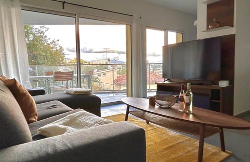 Saint Antoine Apartment | Blue Pearl 102