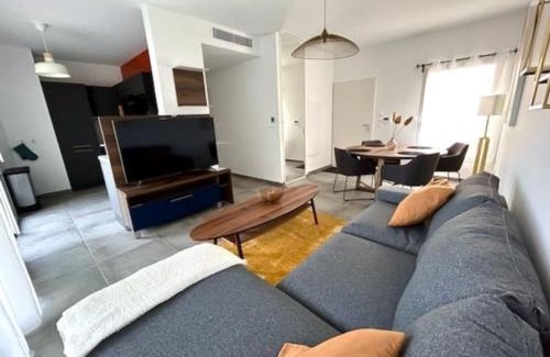 Saint Antoine Apartment | Blue Pearl 102
