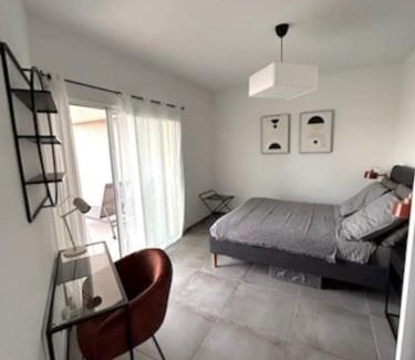 Saint Antoine Apartment | Blue Pearl 102