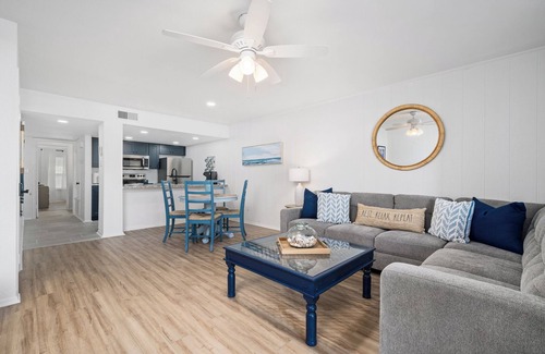 Harbor Oaks House | Blue Pearl- Canal Views, Boat Slip & Pool Access! Perfect Rockport Getaway!