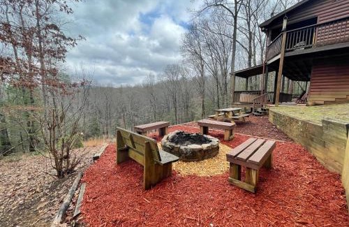 Dial House | Blue Ridge Hideaway 5 Acres in Aska Adventure Area
