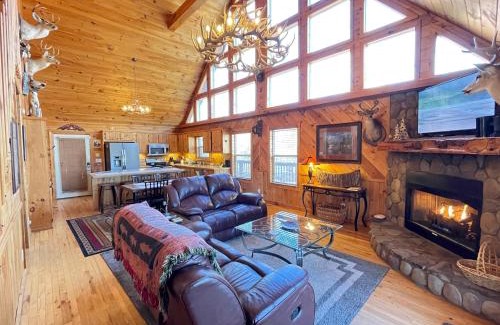 Dial House | Blue Ridge Hideaway 5 Acres in Aska Adventure Area