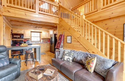 Ridges Over the Lake Cabin | Blue Ridge Log Cabin w/Hot Tub & Game Room!