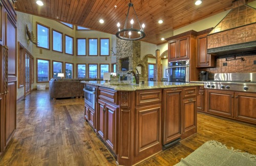Blue Ridge Cabin | Blue Ridge Luxury Lodge | 9BR | Stunning Views | Ideal for Retreats & Getaways