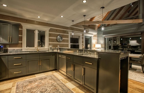 Blue Ridge Cabin | Blue Ridge Mountaintop Luxe Villa on 5 Acres w/Spellbinding Panoramic Views