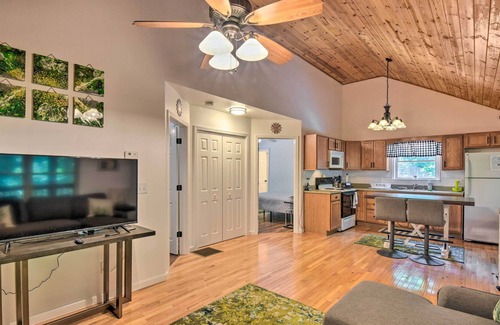 Unaka Cabin | Blue Ridge Mtn Hideaway w/ Fire Pit, Grill!