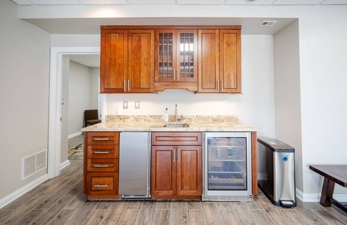Paris House | Blue Ridge MTN Top Estate Retreat w/97 Acres