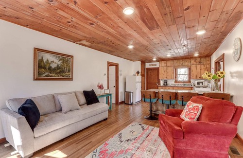 Blue Ridge Cabin | Blue River Charming cabin with its own beach, Blue Ridge.