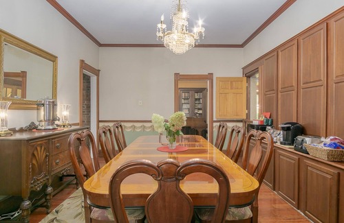 Newaygo Apartment | Blue Room at Newaygo Bed & Breakfast