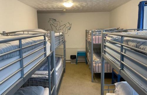 Newquay City Centre Hostel | Blue Room Hostel Newquay