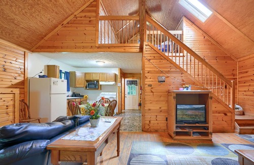 Logan Cabin | Blue Rose Cabins - Pinecrest Cabin