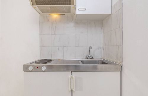 Ixia Apartment | Blue Roses