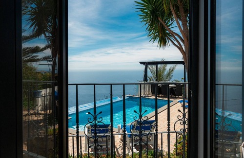 Calheta Villa | Blue Sea Cottage Villa. Magnificent Ocean view. Private Heated Pool. Quiet. AC