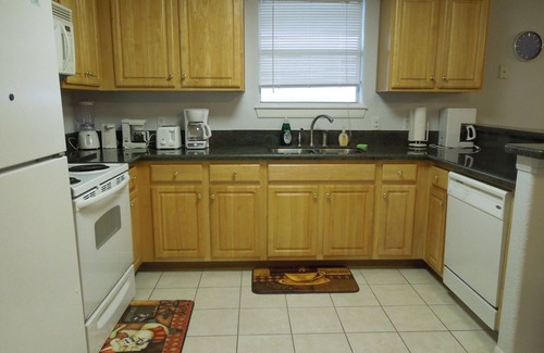 Freeport House | Blue Sea Star II Big fenced yard step away to beach Aug11-14 50% OFF @115 nt