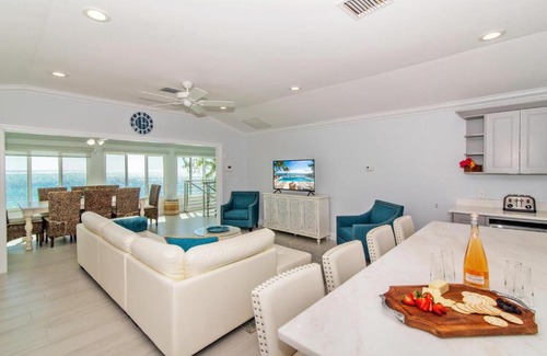 East End House | Blue Serenity by Grand Cayman Villas & Condos