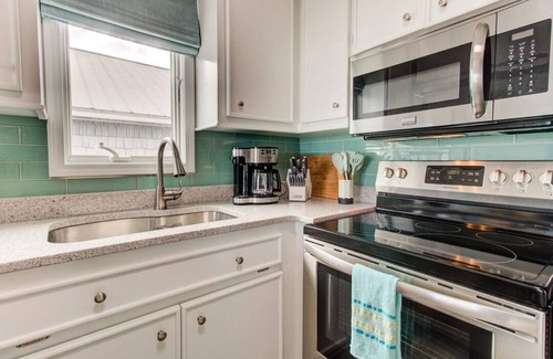 North Carolina Coast Apartment | Blue Skies Ahead Top-Floor Oceanfront Luxury Penthouse