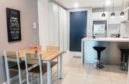 Tanjung Aru Apartment | Blue Sky Apartment at Sutera Avenue 5-6 PAX