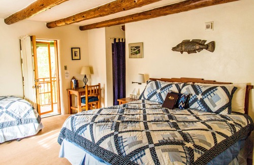 Taos Bed & Breakfast | Blue Sky Bed & Breakfast at the historic San Geronimo Lodge is 18 bdr property
