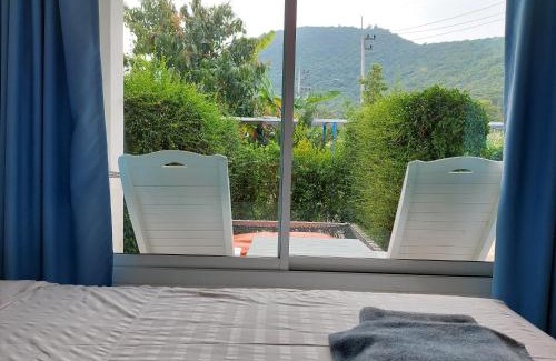 Koh Lan Resort | Blue sky Koh larn Resort