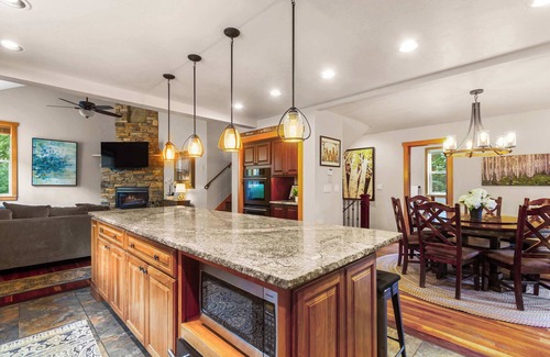 Breckenridge Heights House | Blue Sky Lodge - Spacious 5BR Lodge