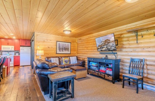Lazy Acres House | Blue Spruce Cabin - Roam Property Management