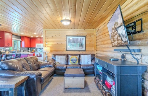 Lazy Acres House | Blue Spruce Cabin - Roam Property Management