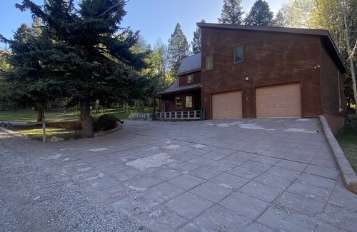 Bear Park House | Blue Spruce Lodge
