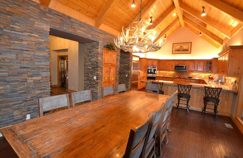 Estes Park House | Blue Spruce Manor - 5 bedroom luxury home with hot tub