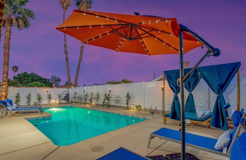 Indio House | Blue Sunset: Pool, Spa, PoolTable, PingPong, more!