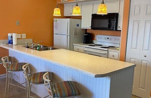 Miramar Beach House | Blue Surf 22, 2BR/2BA Townhouse, Seasonal Beach Service Included!