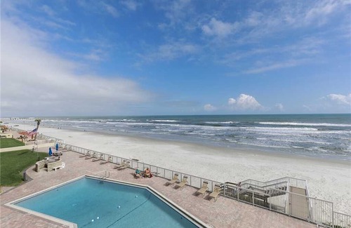 Daytona Beach Shores Condo | Blue Surf 305, 2 Bedrooms, Pool Access, Sleeps 5