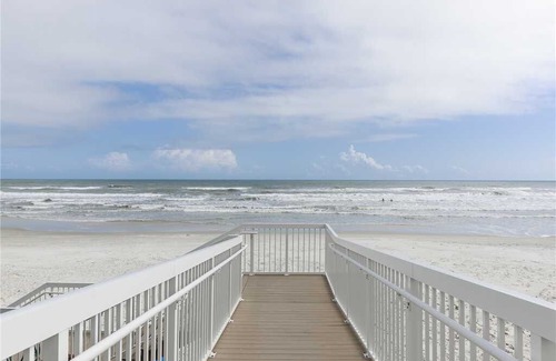 Daytona Beach Shores Condo | Blue Surf 305, 2 Bedrooms, Pool Access, Sleeps 5
