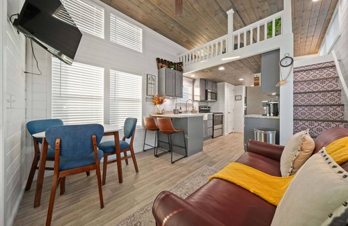 Fredericksburg Cottage | Blue Terrace - 183