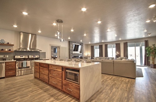 Garden City House | Blue Topaz at Waterdance-Sleeps 46- with indoor/outdoor pool access+rec center