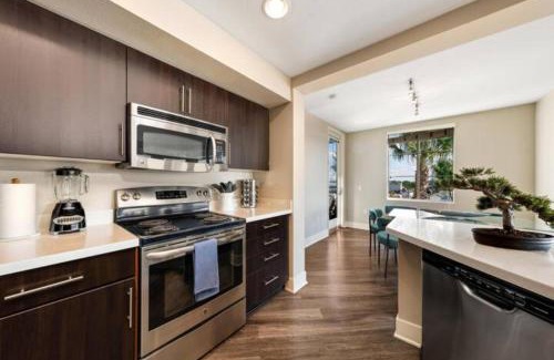 Pico Apartment | Blue Topaz Retreat - Spacious 3BR Gorgeous City views