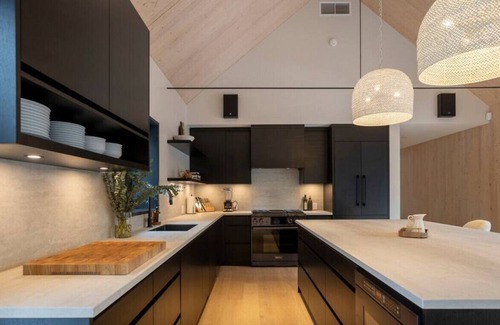 Nominingue House | Blue Valley, Nominingue, Quebec · 1000 Acre Luxury Nature Lodge w Personal Concierge