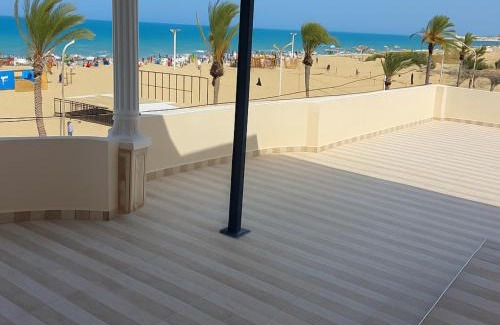 Raoued plage House | Blue View Rooftop - Gammarth , Pieds dans l'eau, Terrasse panoramique face à la mer