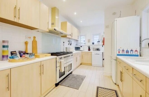 Westbourne House | Blue Vista