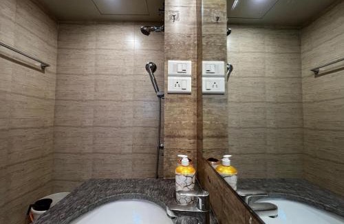 Mumbai Apartment | Blue Vista - Lux 5bhk
