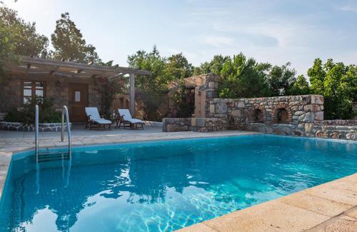 Skala Apartment | Blue Vista Patmos pool studio