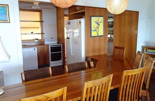 Yamba House | Blue Waters | Seaside Escape