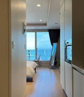 Suyeong-Gu Apartment | Blue Wave
