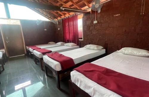 Kumta Bed & Breakfast | Blue Waves Beach Stay