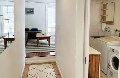 Denmark House | Blue Wren Lodge - forest setting & close to town.