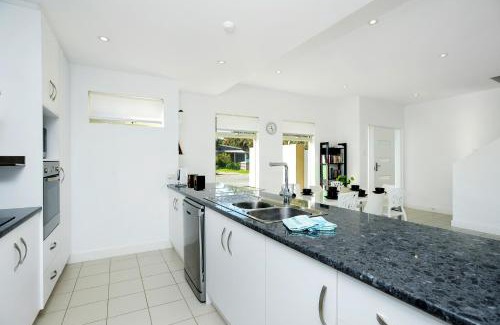 Aldinga Beach Apartment | Blue Zone - Aldinga Beach - C21 SouthCoast Holidays