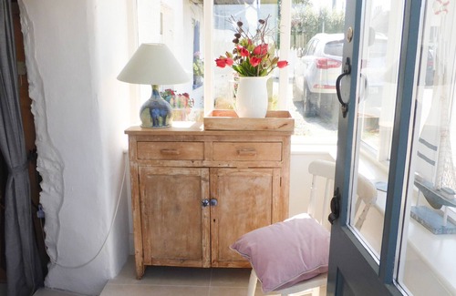 Kilmore Cottage | BLUEBELL COTTAGE, family friendly in Kilmore Quay, County Wexford