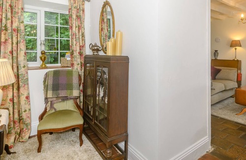 Tavistock Cottage | BLUEBELL COTTAGE, pet friendly, with open fire in Tavistock